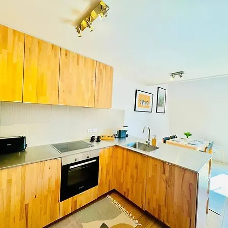 One Bedroom Flat In Center Near Train Station-gar7 Appartement